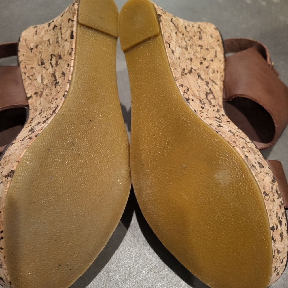 Elite corky brown heels. Worn once.